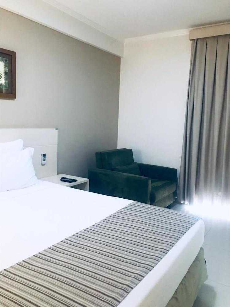 Oitis Hotel Goiânia Eksteriør bilde